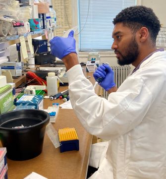 Veterinary Scholar Program student Mark Harden